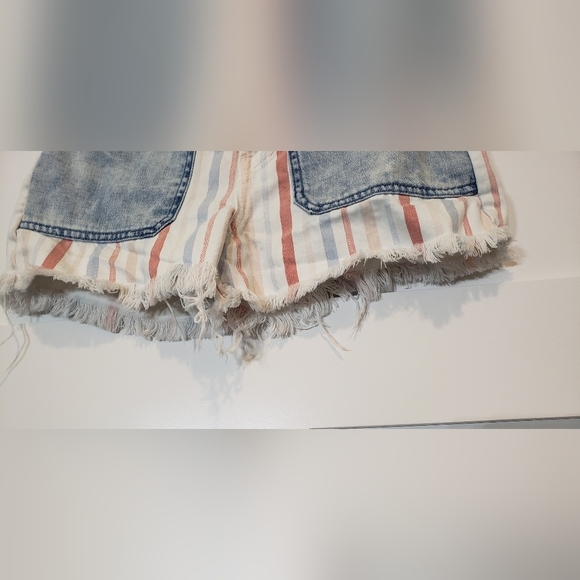 American Eagle Red White Blue Hi Rise Mom Shorts Cotton Size 00 - Picture 5 of 13
